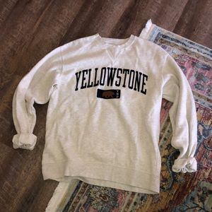 Yellowstone pullover
